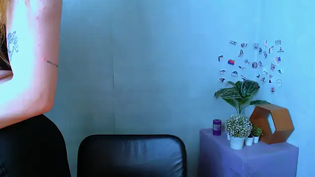 Snapshot of KassiaRayne_ chatting on 06-06-26, 03:00 KassiaRayne online show from 06-06-26, 03:00