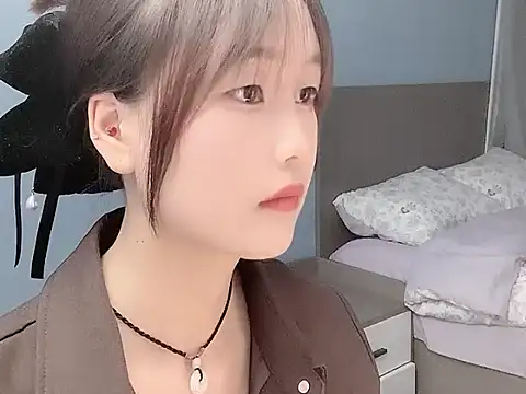 Snapshot of Xiaoqing00 chatting on 04-12-26, 10:31 Xiaoqing00 online show from 04-12-26, 10:31