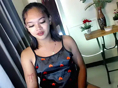 naomi scarlet online show from 04-14-26, 04:24