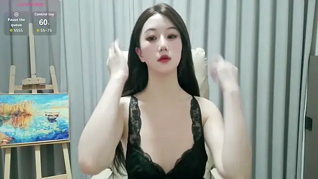 Snapshot of LUNYI-CC chatting on 05-24-26, 01:27 LUNYI-CC online show from 05-24-26, 01:27