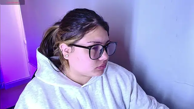 Snapshot of Dreamboo__ chatting on 05-09-26, 11:37 Dreamboo online show from 05-09-26, 11:37