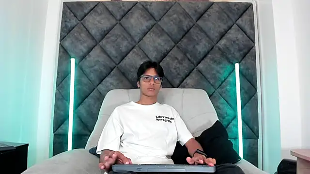 LiamKron online show from 05-16-26, 10:36