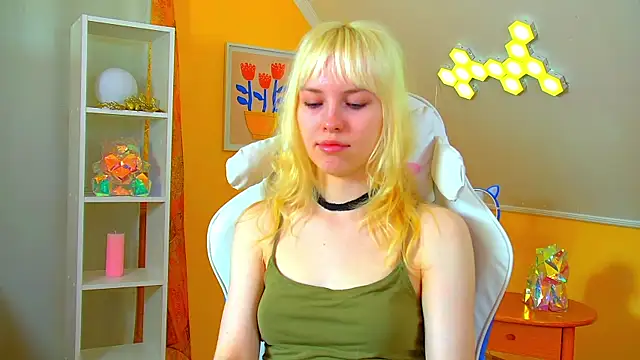 Snapshot of HannahHollis chatting on 07-05-26, 06:53 HannahHollis online show from 07-05-26, 06:53