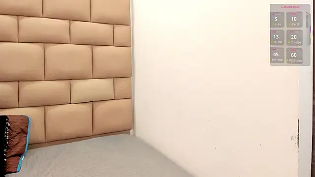 TifannyRosen online show from 04-23-26, 12:29