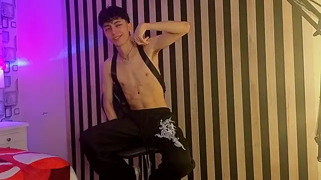 Snapshot of Twink_Sebas7 chatting on 05-29-26, 12:14 Twink Sebas7 online show from 05-29-26, 12:14