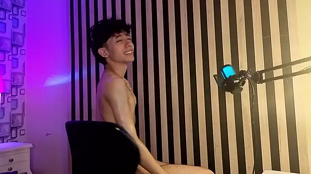 Snapshot of Twink_Sebas7 chatting on 06-03-26, 02:33 Twink Sebas7 online show from 06-03-26, 02:33