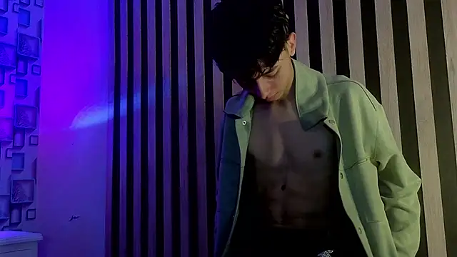 Snapshot of Twink_Sebas7 chatting on 06-06-26, 12:21 Twink Sebas7 online show from 06-06-26, 12:21