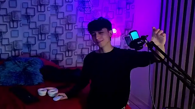 Snapshot of Twink_Sebas7 chatting on 06-20-26, 12:08 Twink Sebas7 online show from 06-20-26, 12:08