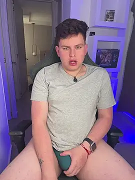 Snapshot of Thiago___ chatting on 04-11-26, 05:06 Thiago online show from 04-11-26, 05:06