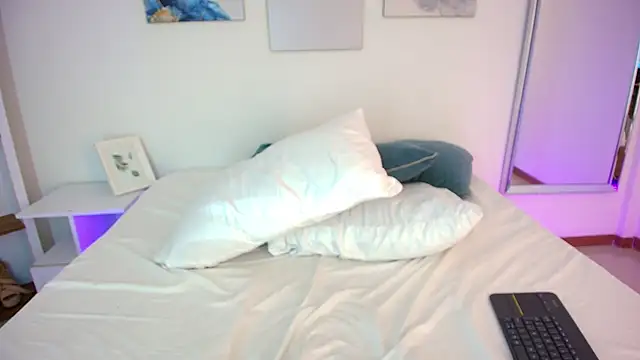 ana collins  online show from 04-16-26, 09:39