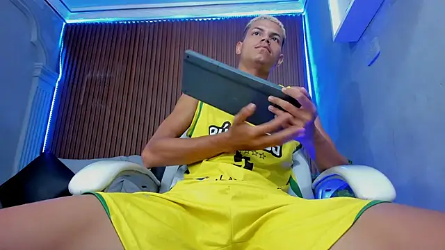 Omen20  online show from 04-11-26, 11:14