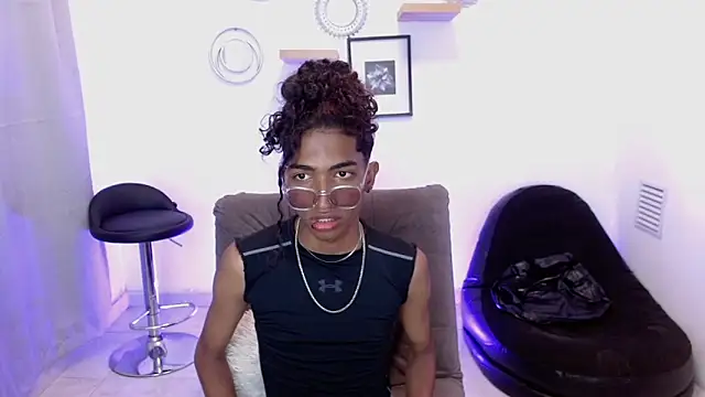 triiangel latinboy online show from 05-16-26, 06:28