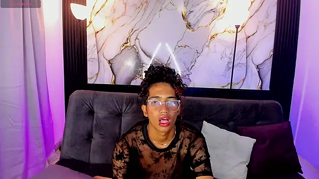 Snapshot of triiangel_latinboy chatting on 06-14-26, 12:18 triiangel latinboy online show from 06-14-26, 12:18