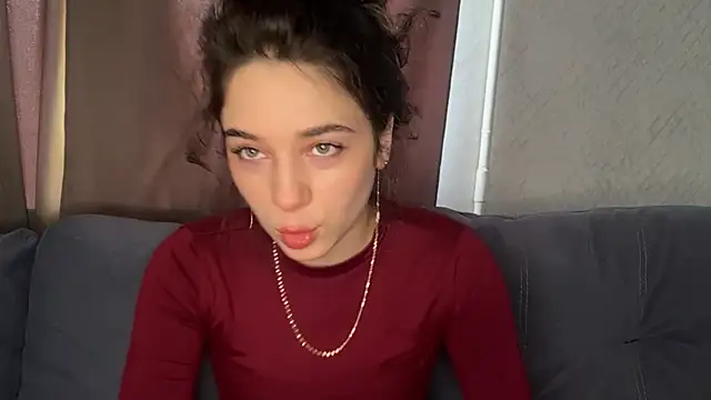 Snapshot of Angeliheee chatting on 04-14-26, 10:32 Angeliheee online show from 04-14-26, 10:32