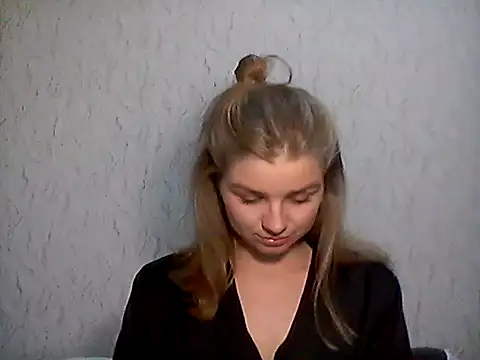 ElizaCrowe online show from 04-16-26, 04:41