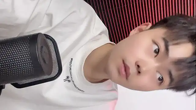 GUCCI-BOY1314 online show from 04-26-26, 12:47