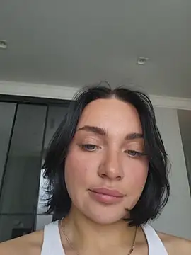 LucyHotty  online show from 04-15-26, 10:00