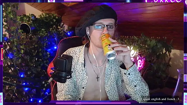 SkinnyAlex1312 online show from 04-22-26, 07:26