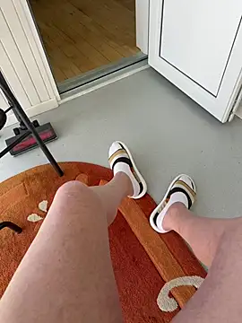 Snapshot of elysmay chatting on 04-09-26, 10:09 elysmay online show from 04-09-26, 10:09