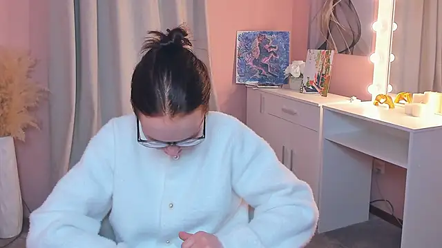 ErmaCurlis online show from 04-10-26, 11:15