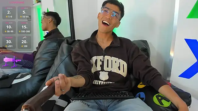 Aziel Jenner online show from 04-22-26, 03:31