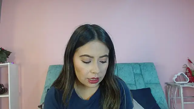Snapshot of SalomeMartinez_ chatting on 06-30-26, 04:52 SalomeMartinez online show from 06-30-26, 04:52