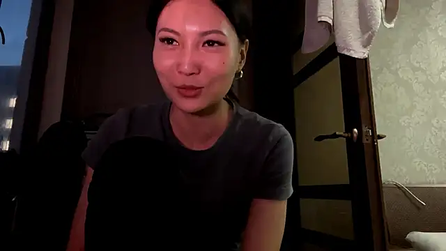 Snapshot of MiaPoison chatting on 04-14-26, 02:12 MiaPoison online show from 04-14-26, 02:12