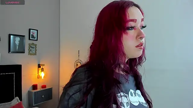 Snapshot of Leah_cherry chatting on 06-16-26, 08:22 Leah cherry online show from 06-16-26, 08:22