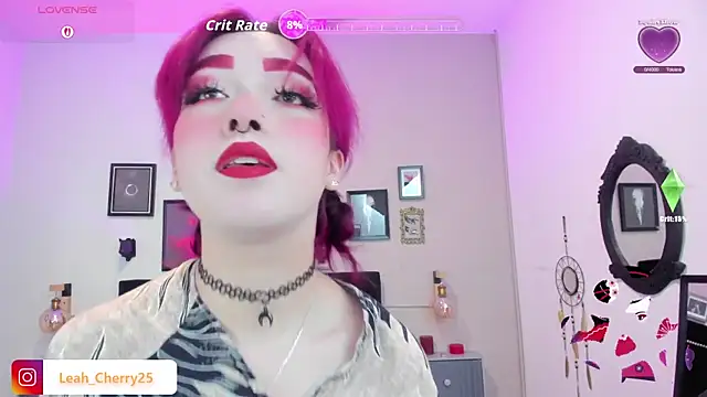 Snapshot of Leah_cherry chatting on 06-23-26, 09:57 Leah cherry online show from 06-23-26, 09:57
