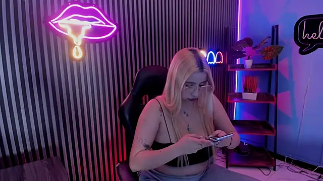 Aliss Taylor1 online show from 04-11-26, 01:15