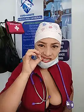 Snapshot of LUISA__07 chatting on 05-19-26, 01:39 LUISA 07 online show from 05-19-26, 01:39