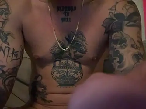 youngwildfreee online show from 05-11-26, 06:19