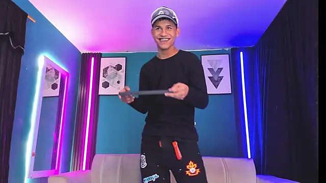  HotWildwolves online show from 04-13-26, 08:03