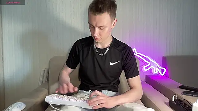 Travis Gracile online show from 06-07-26, 06:50