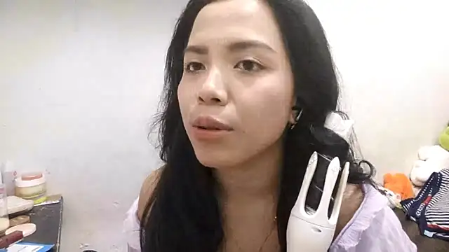 Snapshot of LiliyanaS chatting on 04-12-26, 05:45 LiliyanaS online show from 04-12-26, 05:45