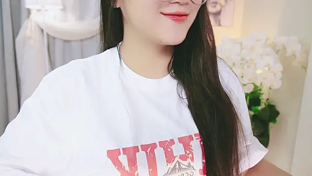 Snapshot of Chan_Chann chatting on 05-14-26, 03:02 Chan Chann online show from 05-14-26, 03:02