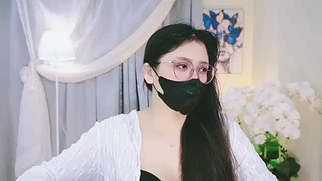 Snapshot of Chan_Chann chatting on 05-18-26, 04:07 Chan Chann online show from 05-18-26, 04:07
