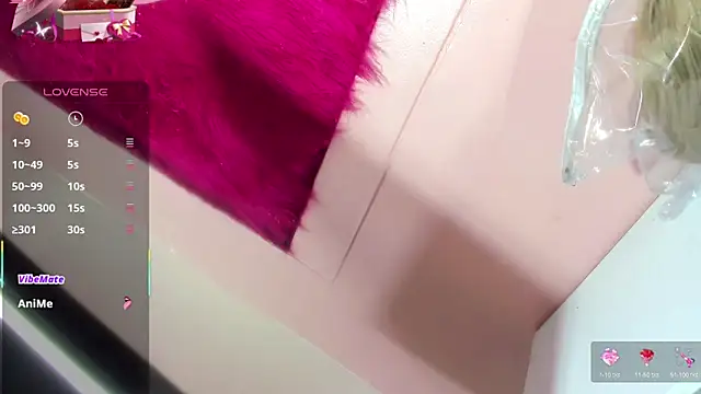 Leonela Castro  online show from 04-25-26, 11:13