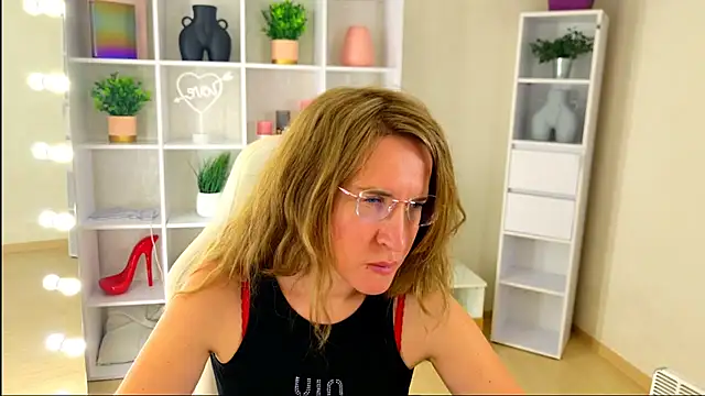 MollyLoll online show from 07-10-26, 01:03