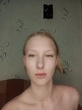 Snapshot of Tanya_Savel chatting on 05-19-26, 05:58 Tanya Savel online show from 05-19-26, 05:58