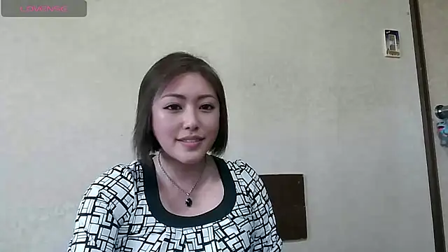 Snapshot of Anna_jpn8 chatting on 05-01-26, 01:10 Anna jpn8 online show from 05-01-26, 01:10