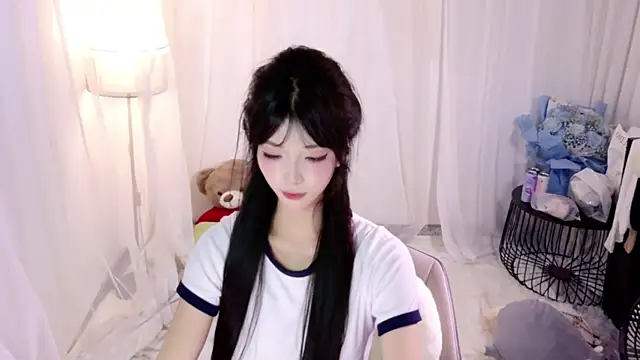 Zoe-001 online show from 04-18-26, 07:58