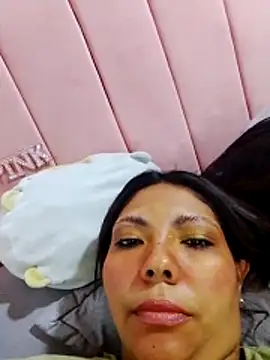 Snapshot of Izel_ chatting on 05-02-26, 02:38 Izel online show from 05-02-26, 02:38