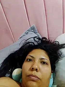 Snapshot of Izel_ chatting on 05-03-26, 10:05 Izel online show from 05-03-26, 10:05