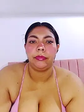 Snapshot of Izel_ chatting on 05-13-26, 09:22 Izel online show from 05-13-26, 09:22