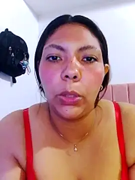 Snapshot of Izel_ chatting on 05-21-26, 03:13 Izel online show from 05-21-26, 03:13