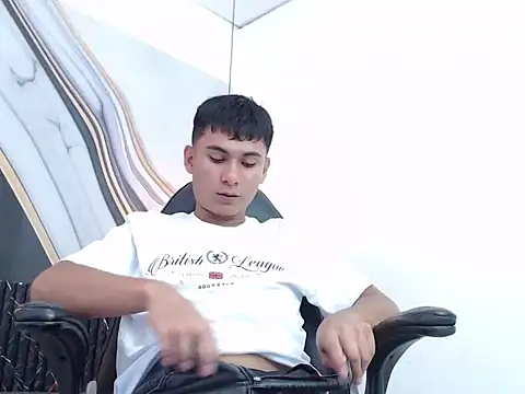 SantiagoCool online show from 04-22-26, 07:48