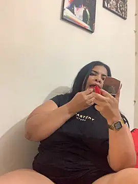 Snapshot of megan_purpura chatting on 06-06-26, 07:40 megan purpura online show from 06-06-26, 07:40
