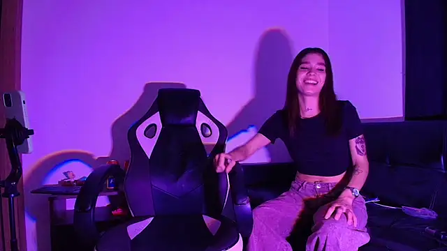 Afterhourscouple  online show from 04-12-26, 11:54