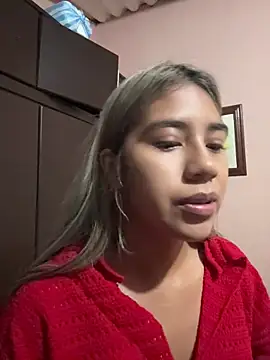 Snapshot of Kimmiebellarie chatting on 04-18-26, 11:38 Kimmiebellarie online show from 04-18-26, 11:38